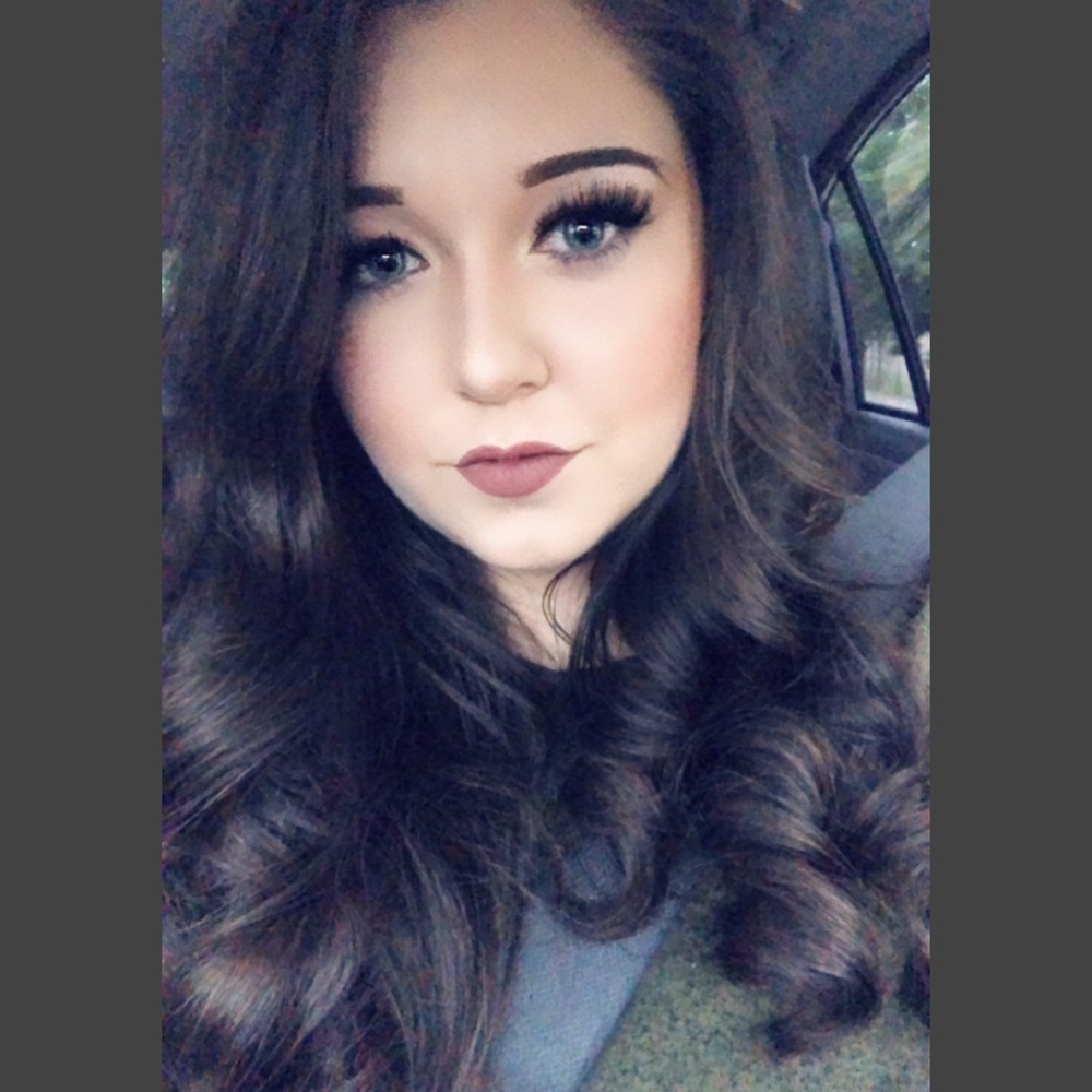 Meet your Posher, Kayla